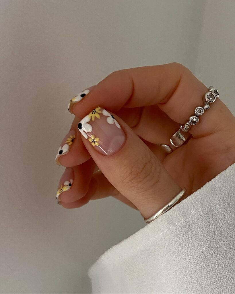 Image showing a nail idea look for spring